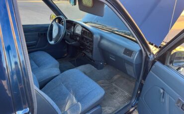 Toyota-pickup-truck-1994-blue-11