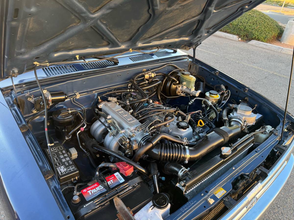 Toyota-pickup-truck-1994-blue-13