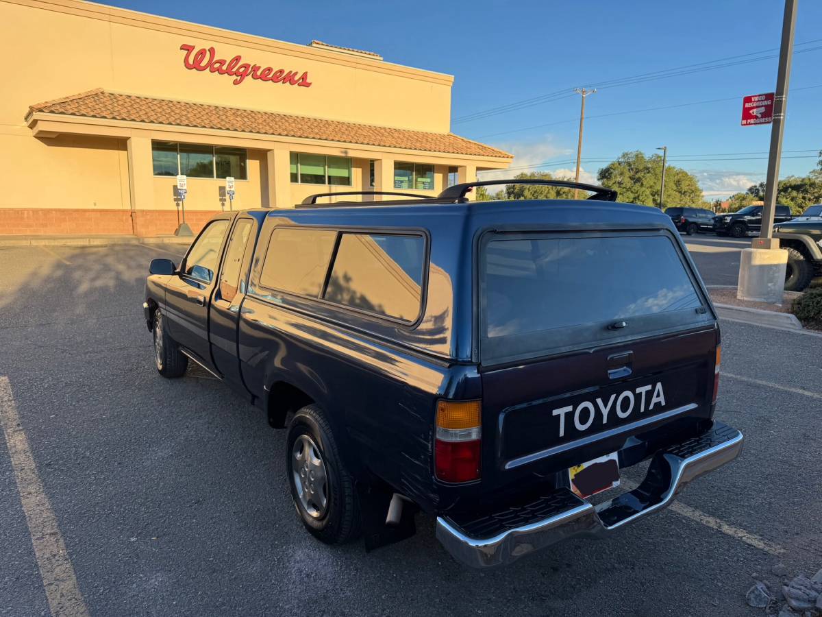 Toyota-pickup-truck-1994-blue-2