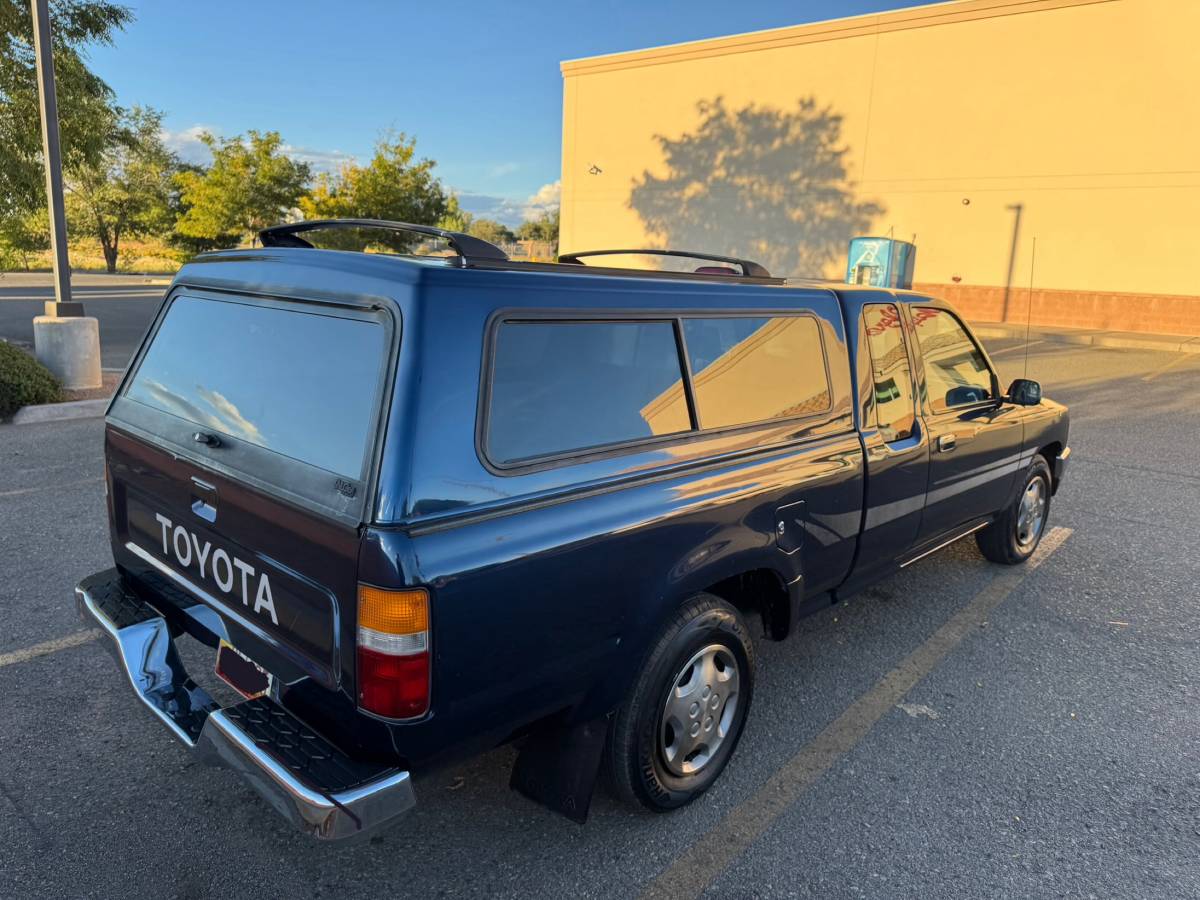 Toyota-pickup-truck-1994-blue-3