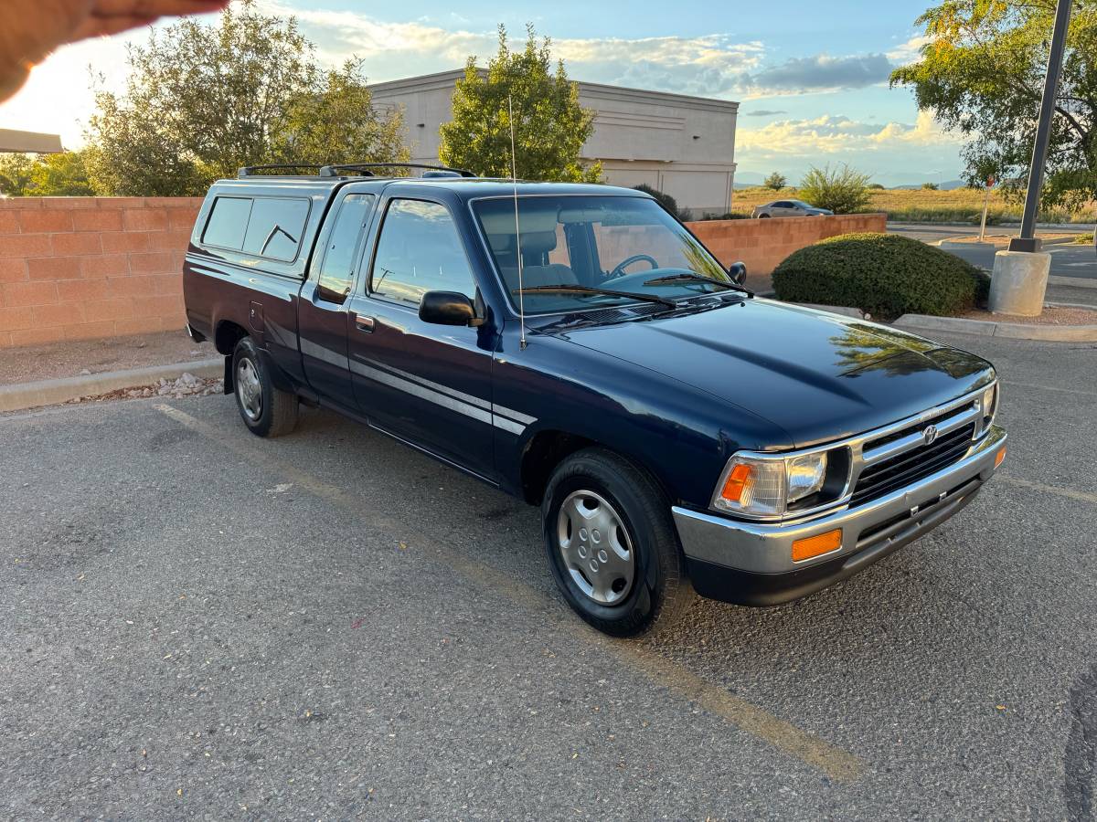 Toyota-pickup-truck-1994-blue-4