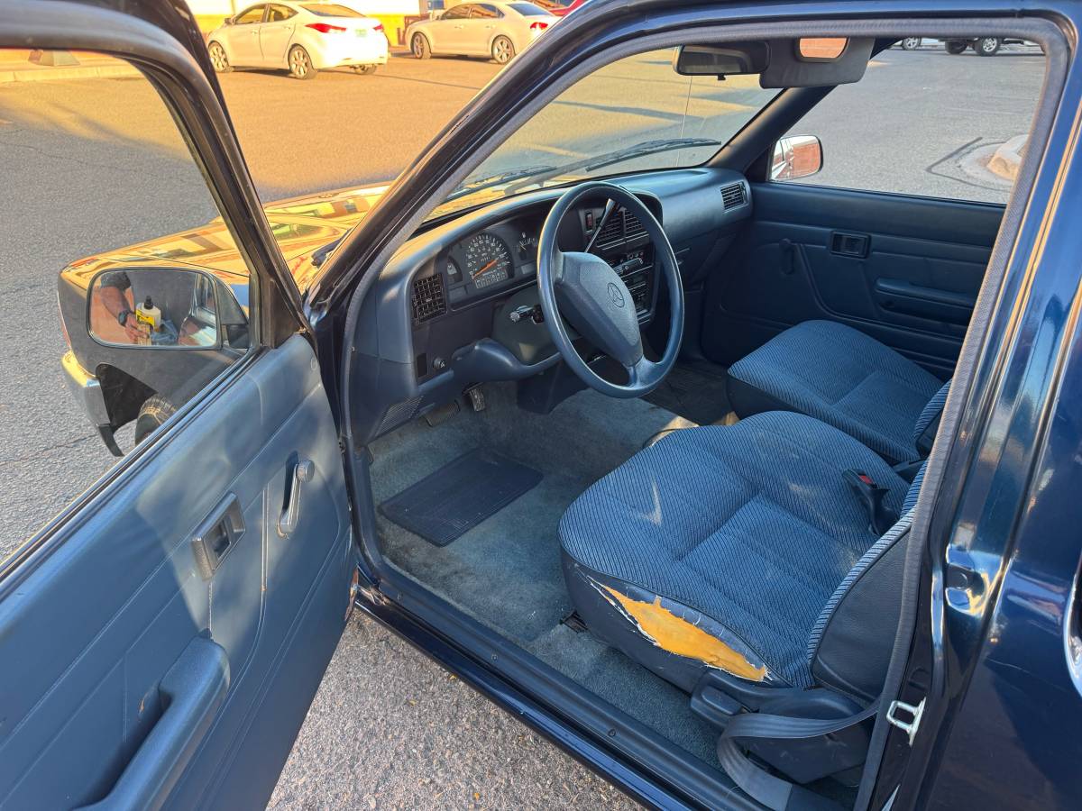Toyota-pickup-truck-1994-blue-6