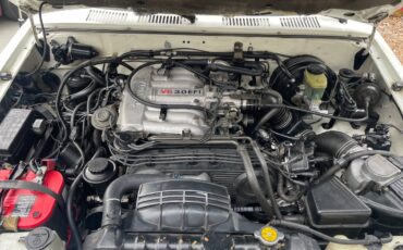 Toyota-pickup-xtracab-sr5-1995-white-1