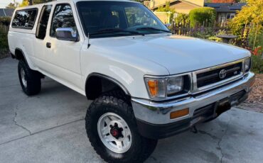 Toyota-pickup-xtracab-sr5-1995-white-2