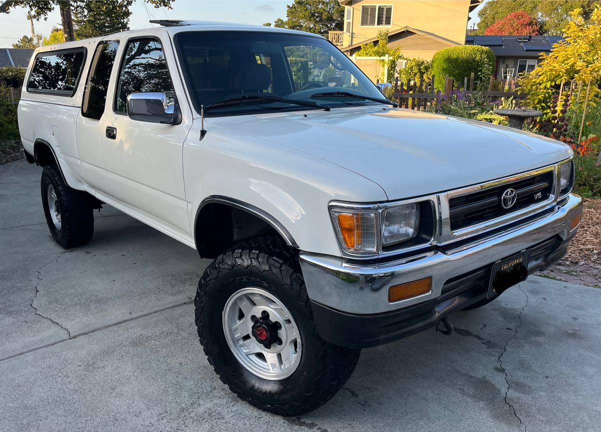 Toyota-pickup-xtracab-sr5-1995-white-2