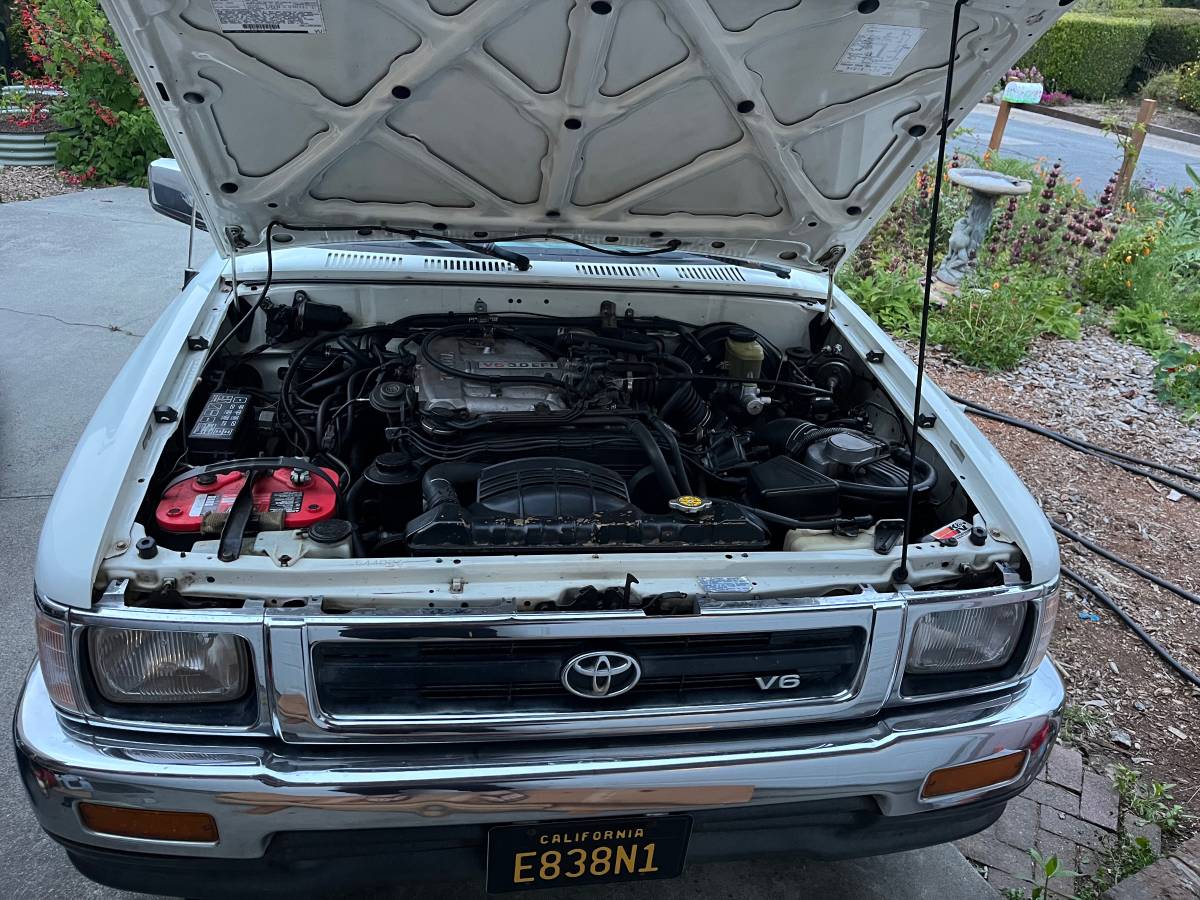 Toyota-pickup-xtracab-sr5-1995-white-3