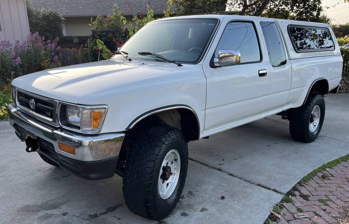 Toyota-pickup-xtracab-sr5-1995-white-4
