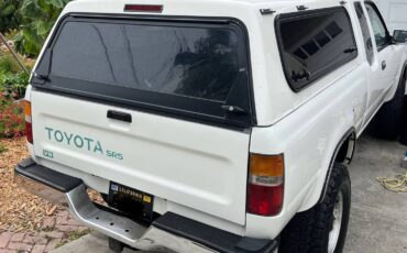 Toyota-pickup-xtracab-sr5-1995-white-5