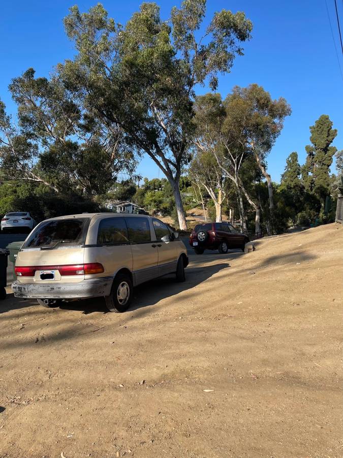 Toyota-previa-1992-3