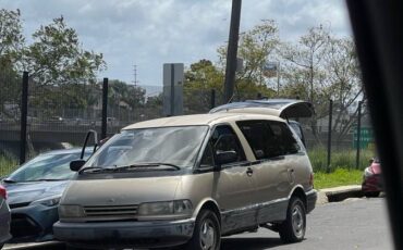 Toyota-previa-1992