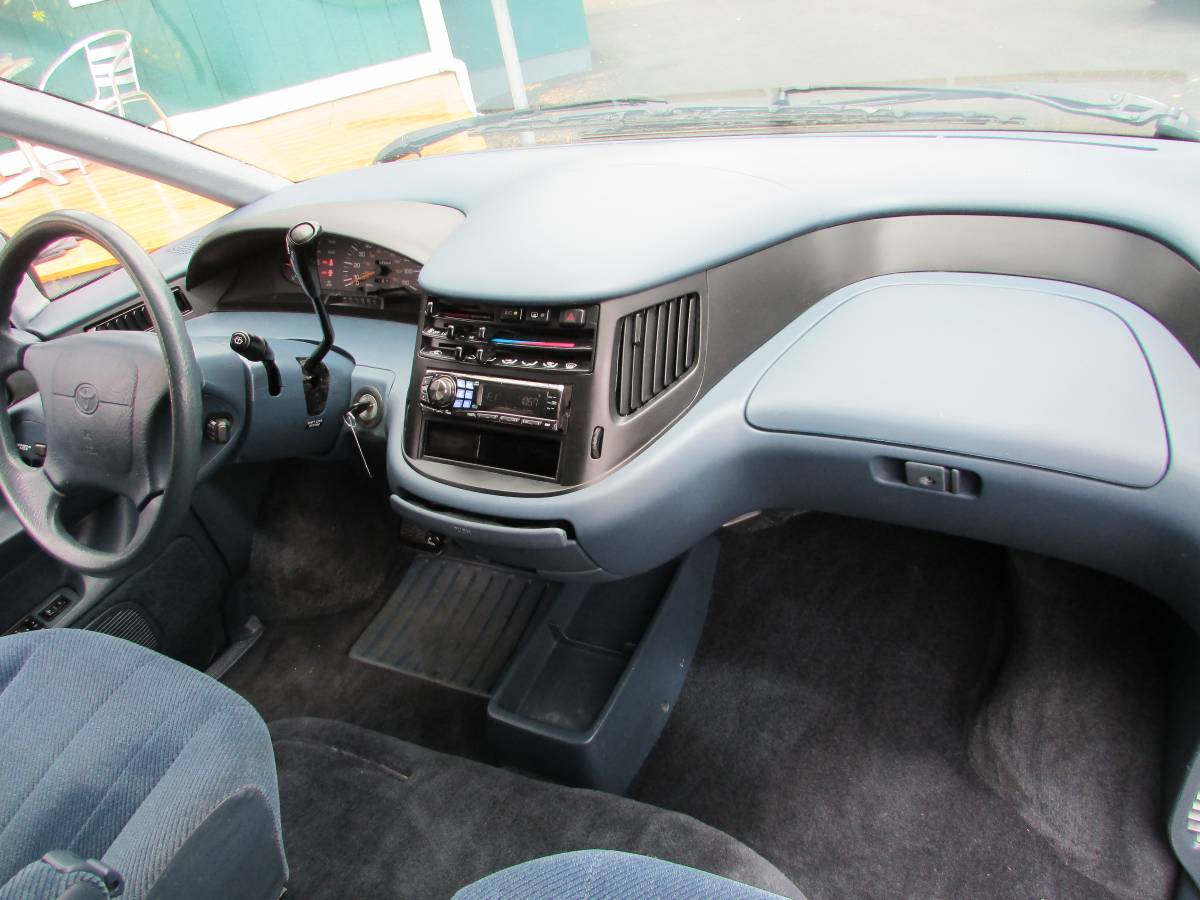 Toyota-previa-le-awd-1993-blue-16