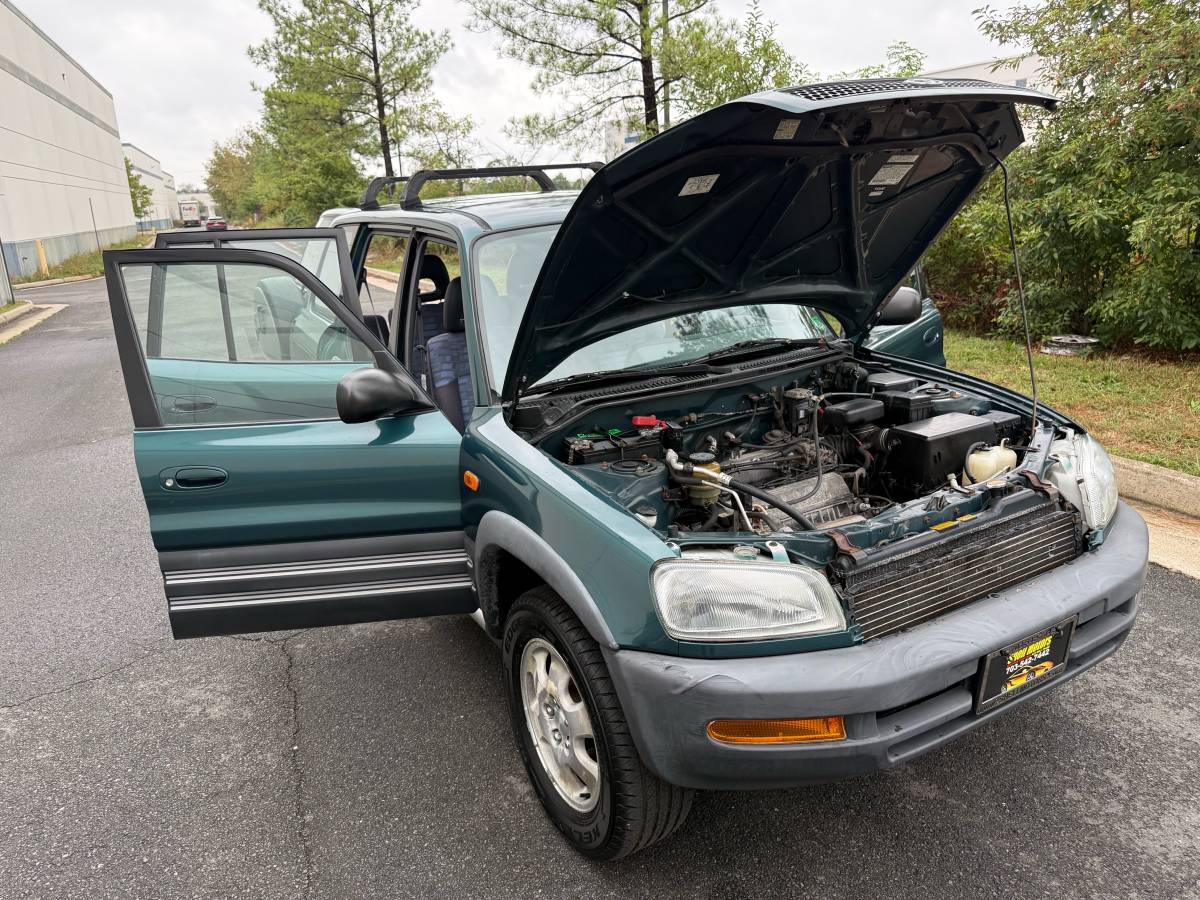 Toyota-rav4-1996-green-21