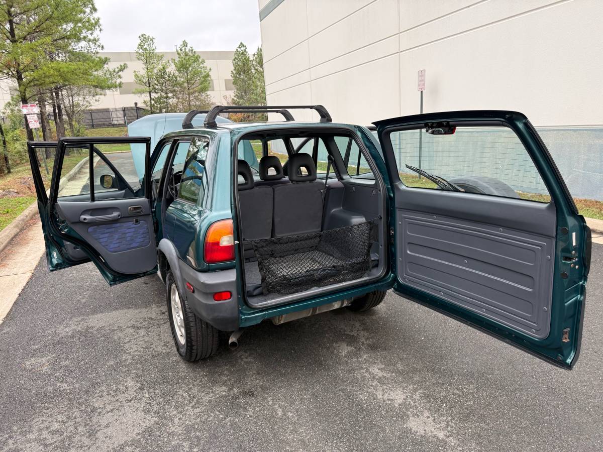 Toyota-rav4-1996-green-5