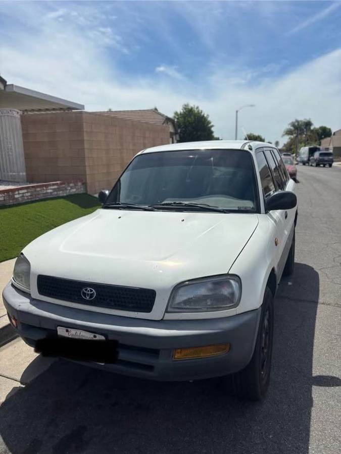 Toyota-rav4-1996-white-1