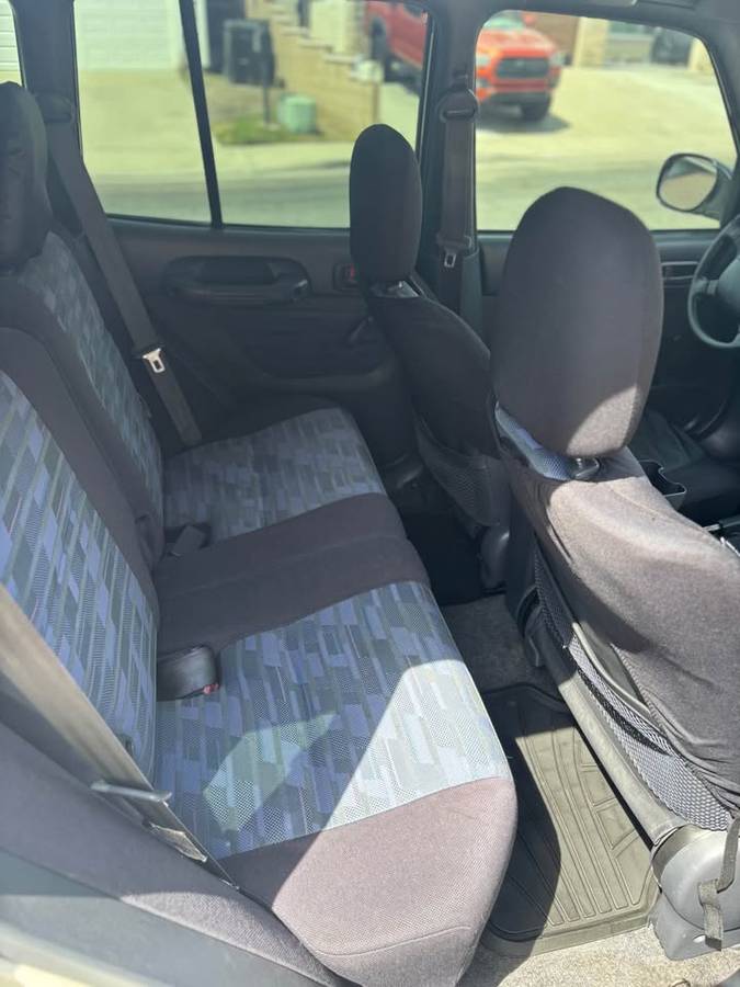 Toyota-rav4-1996-white-7