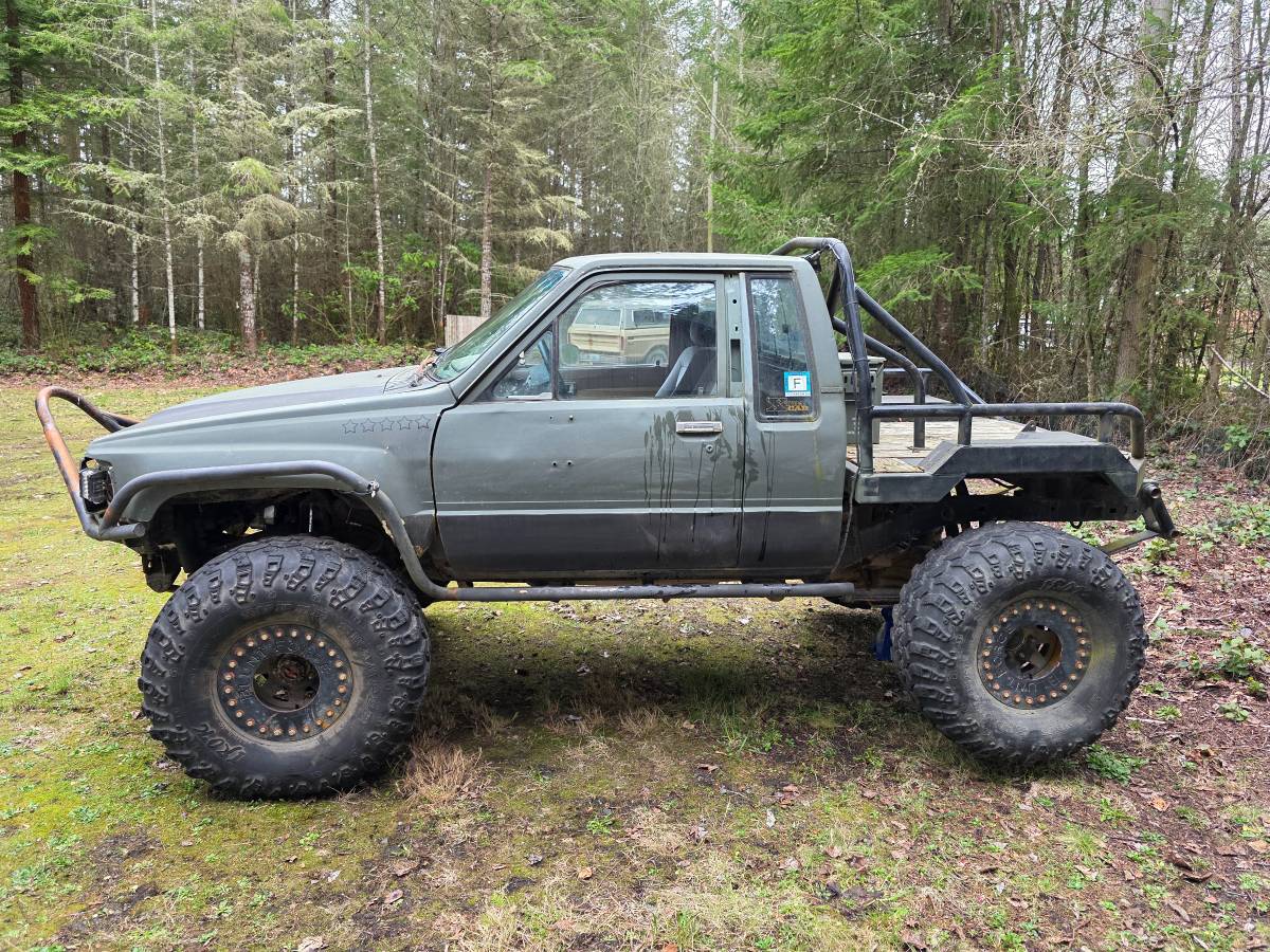 Toyota-sr5-extra-cab-pickup-4x4-1985-green-3