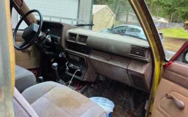 Toyota-sr5-extra-cab-pickup-4x4-1985-green-7
