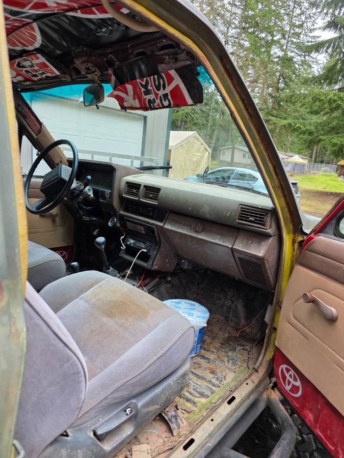Toyota-sr5-extra-cab-pickup-4x4-1985-green-7