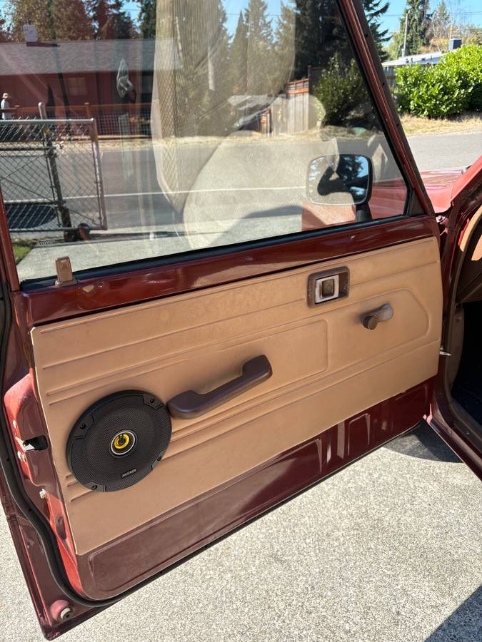 Toyota-standard-cab-1986-brown-12