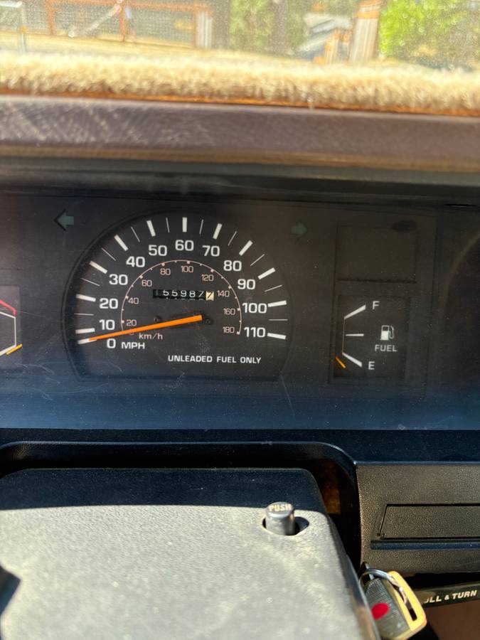 Toyota-standard-cab-1986-brown-13