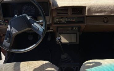 Toyota-standard-cab-1986-brown-14