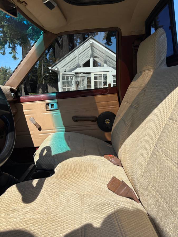 Toyota-standard-cab-1986-brown-16