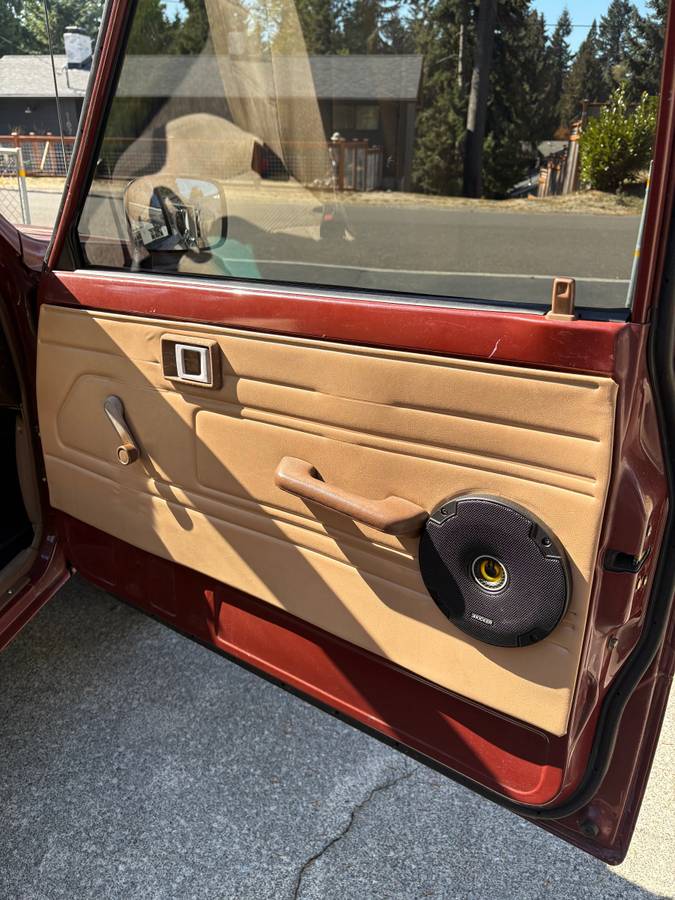 Toyota-standard-cab-1986-brown-17