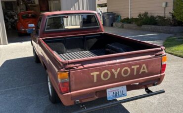 Toyota-standard-cab-1986-brown-2
