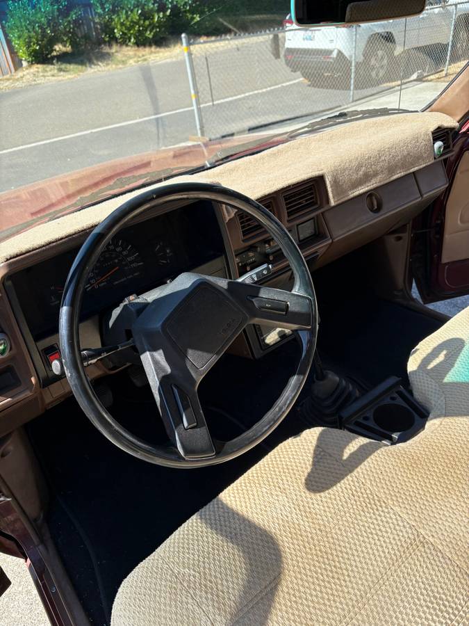 Toyota-standard-cab-1986-brown-20