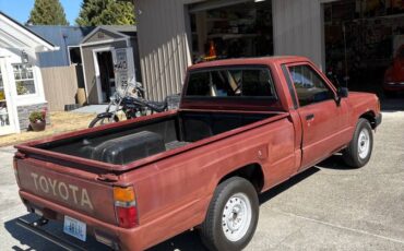 Toyota-standard-cab-1986-brown-23