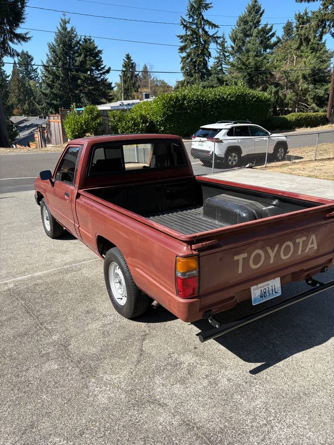 Toyota-standard-cab-1986-brown-6