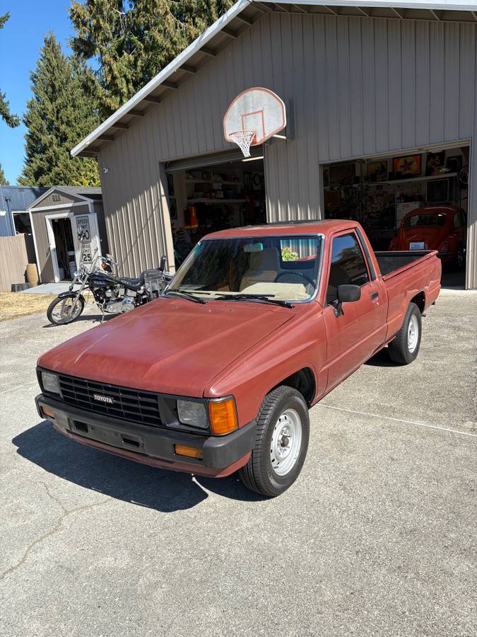 Toyota-standard-cab-1986-brown-8