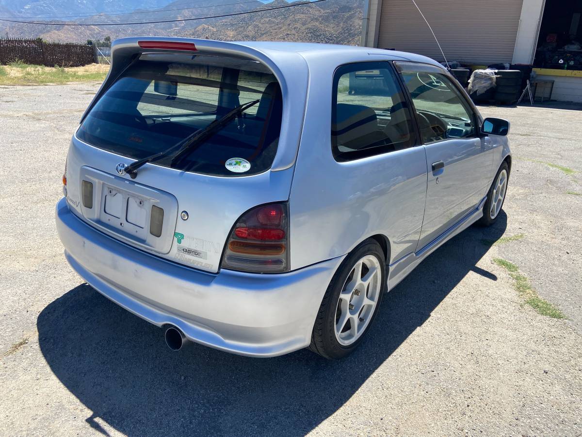 Toyota-starlet-1996-silver-22