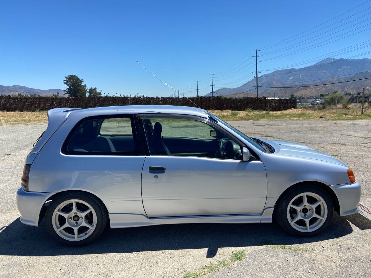 Toyota-starlet-1996-silver-23