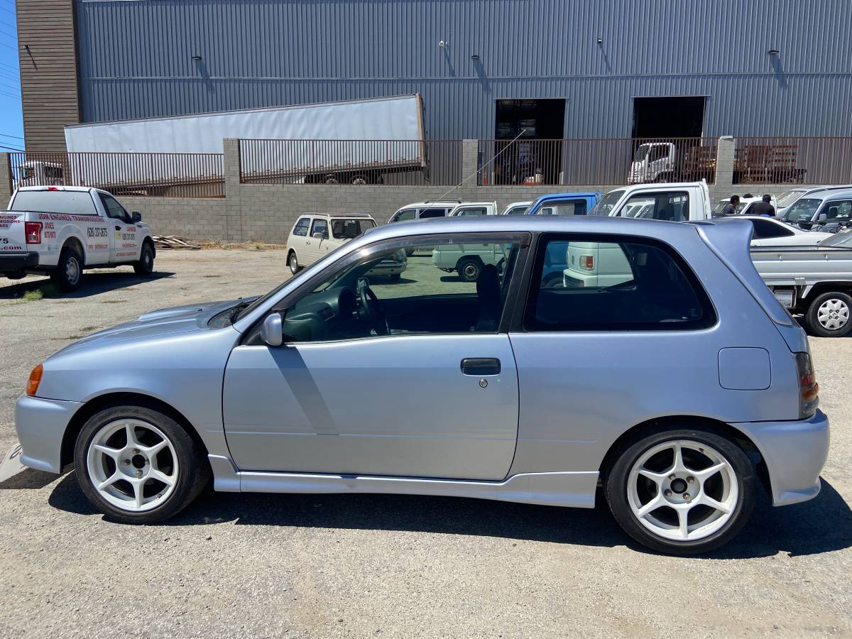 Toyota-starlet-1996-silver-24