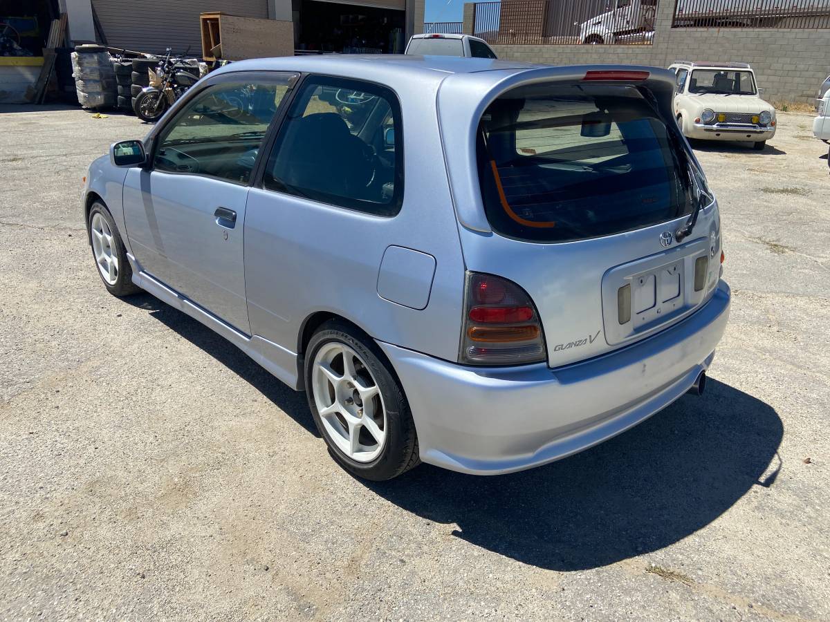 Toyota-starlet-1996-silver-90