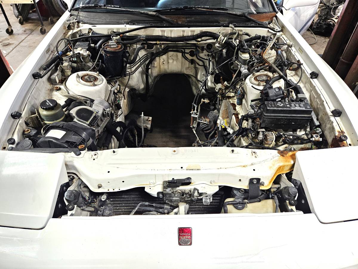 Toyota-supra-1990-white-4