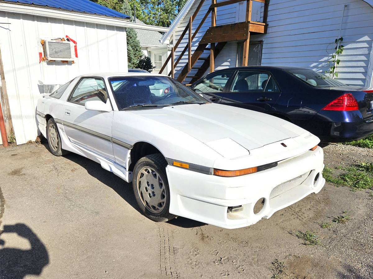 Toyota-supra-1990-white
