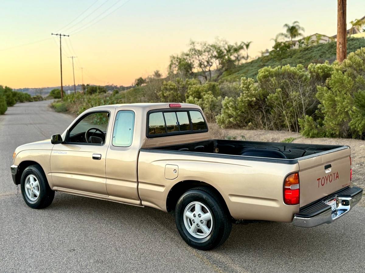 Toyota-tacoma-1995-32