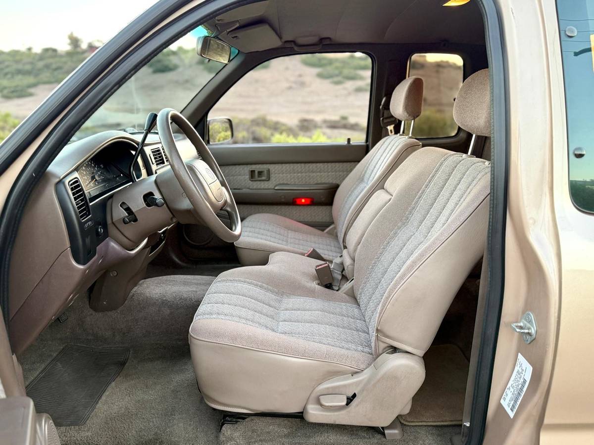 Toyota-tacoma-1995-56