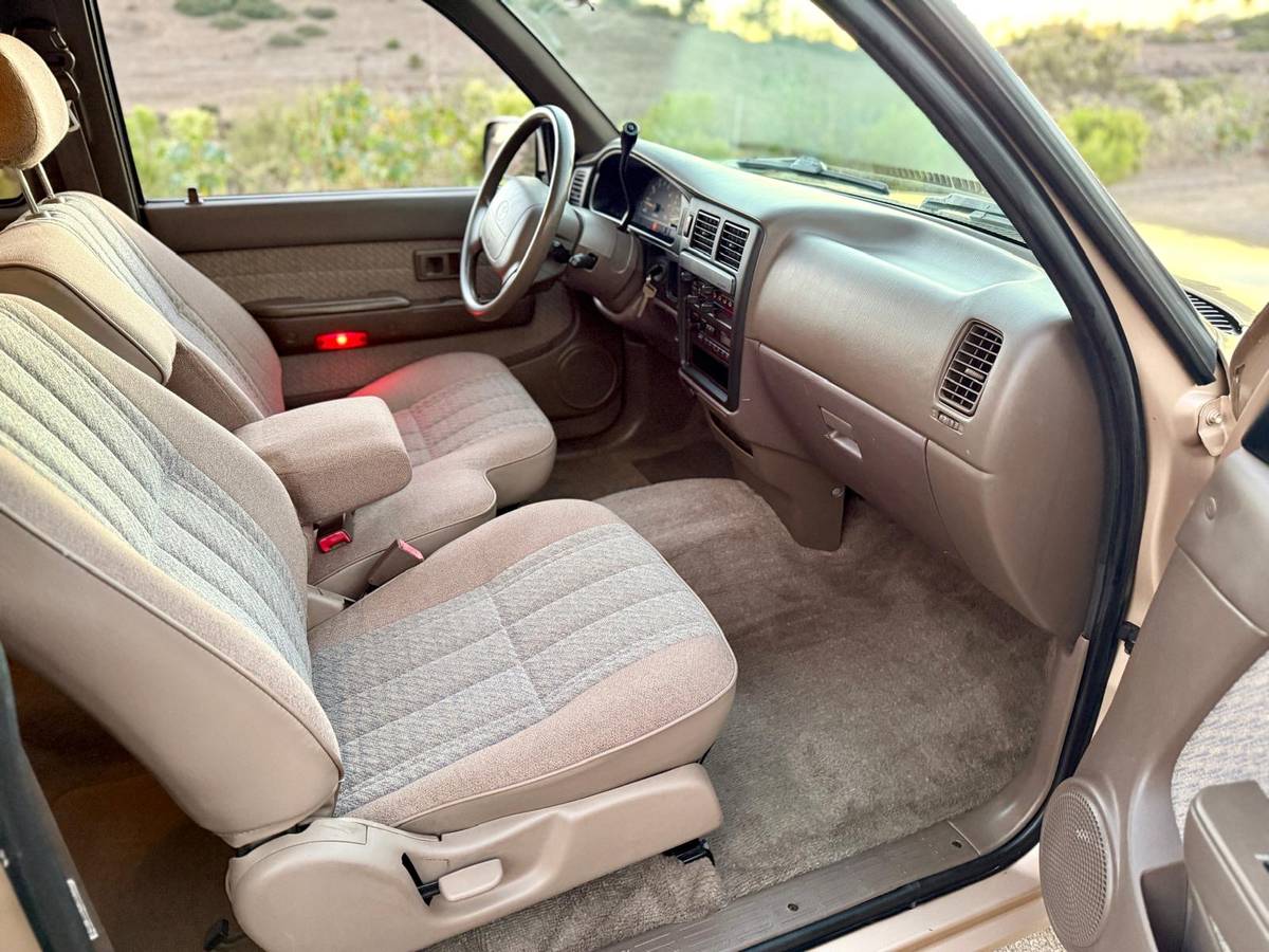 Toyota-tacoma-1995-90