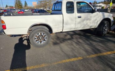 Toyota-tacoma-1995-white-3