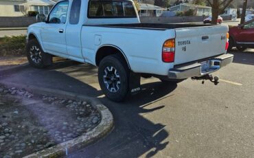 Toyota-tacoma-1995-white