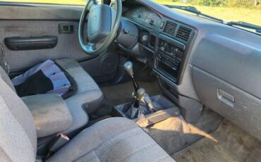 Toyota-tacoma-1995-white-5