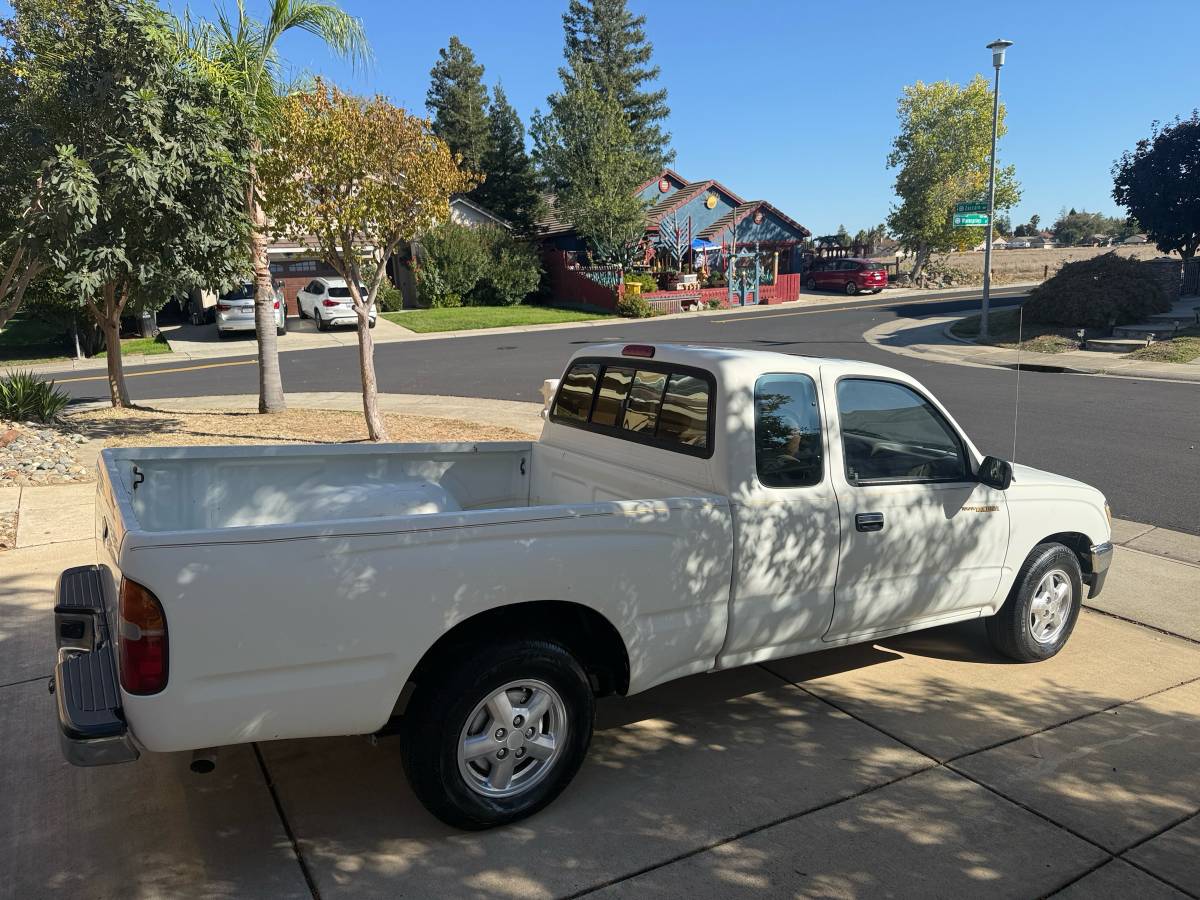 Toyota-tacoma-1996-2
