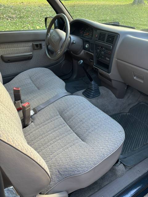 Toyota-tacoma-1996-green-2