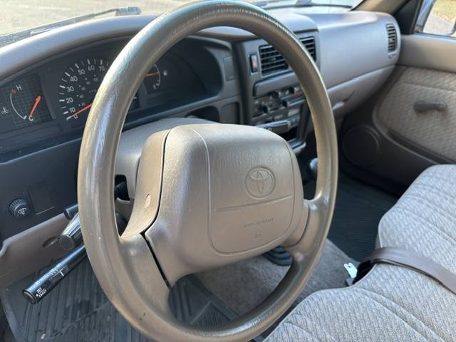 Toyota-tacoma-1996-green-4