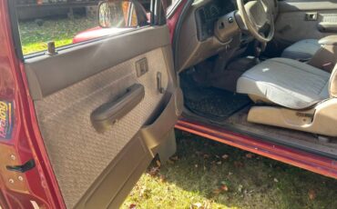 Toyota-tacoma-1996-red-10