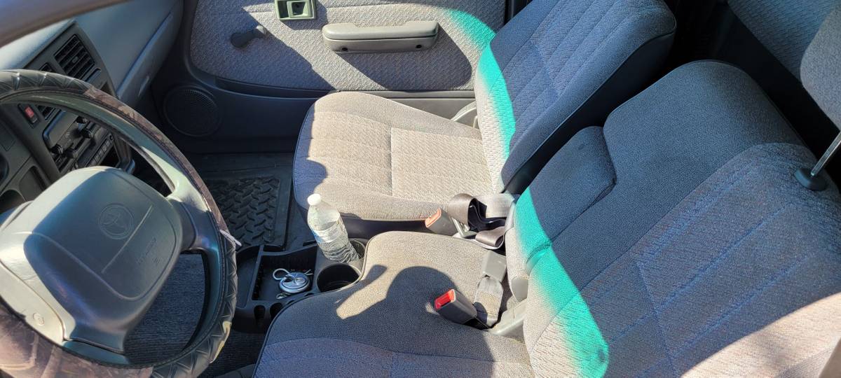 Toyota-tacoma-2wd-1996-grey-12