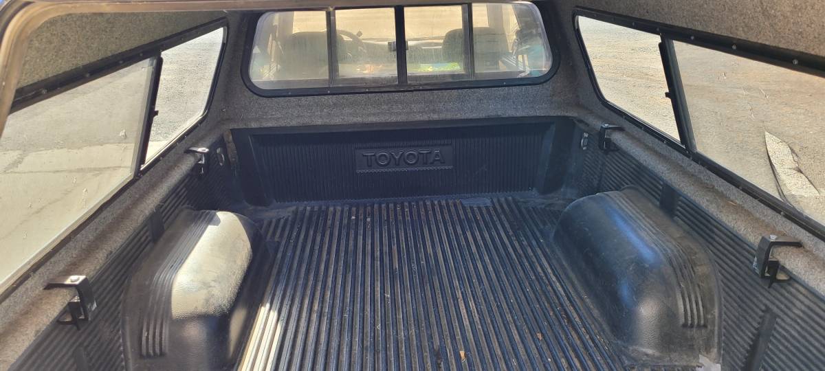 Toyota-tacoma-2wd-1996-grey-4